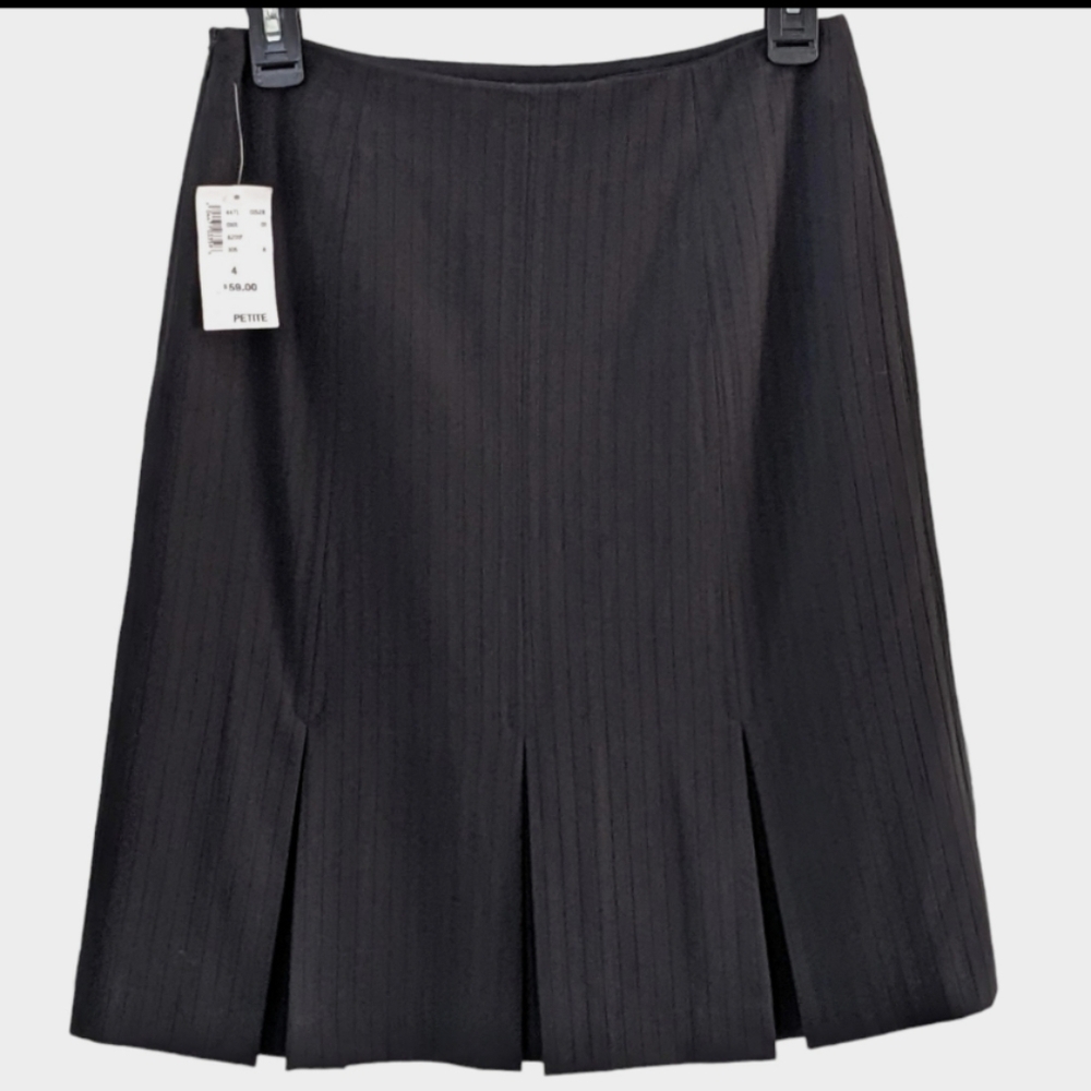 NWT Cleo Petites Black A Line Skirt Size 4